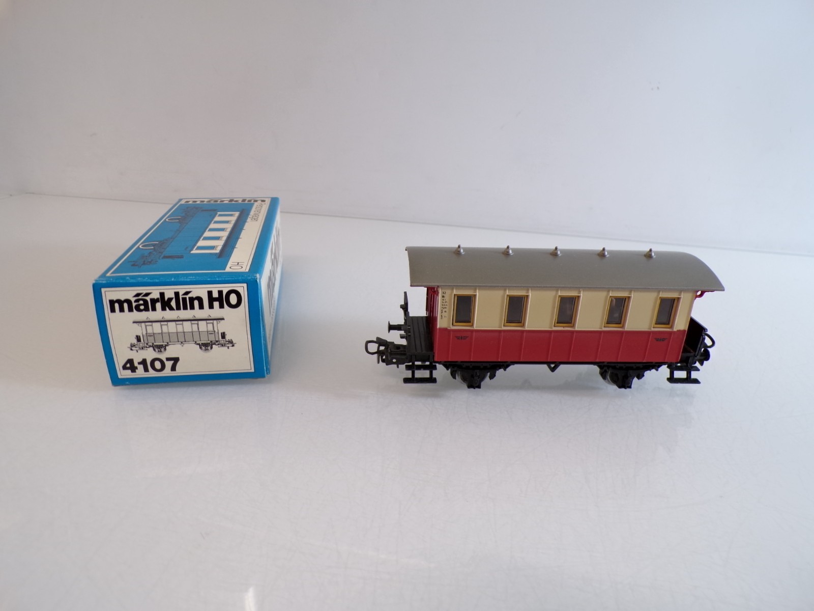 Märklin H0 4107 Personenwagen mit Gepäckabteil der DB in OVP HS61