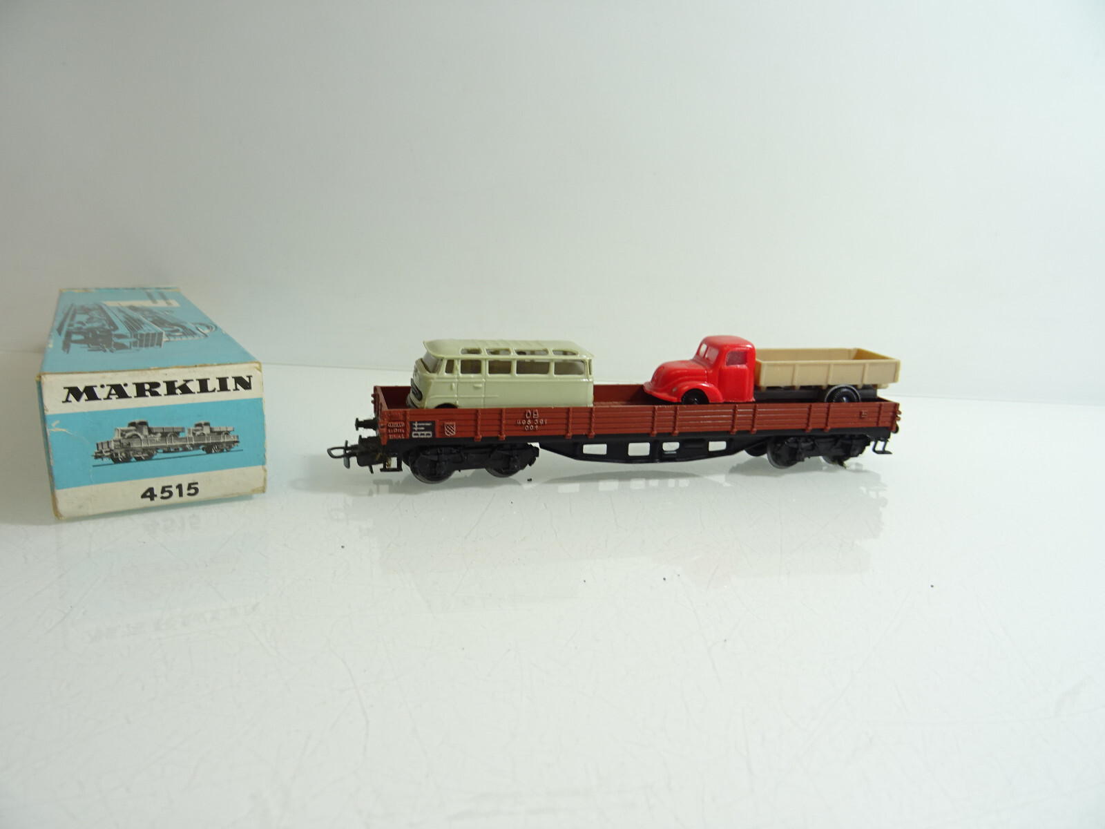 Märklin H0 4515 Niederbordwagen mit Lkw und Bus in OVP TF678