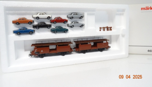 Märklin H0 46122 Autotransportwagen um 1960 der DB mit 8 Ford 17M in OVP LE9942