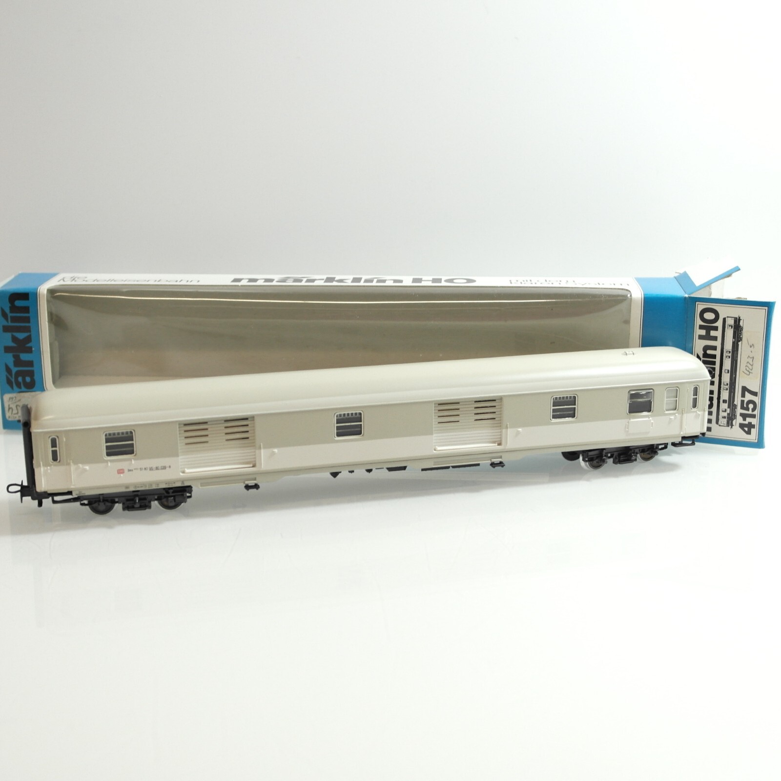 Märklin H0 Gepäckwagen 51 80 95-80 039-8 der DB in EVP RF3214