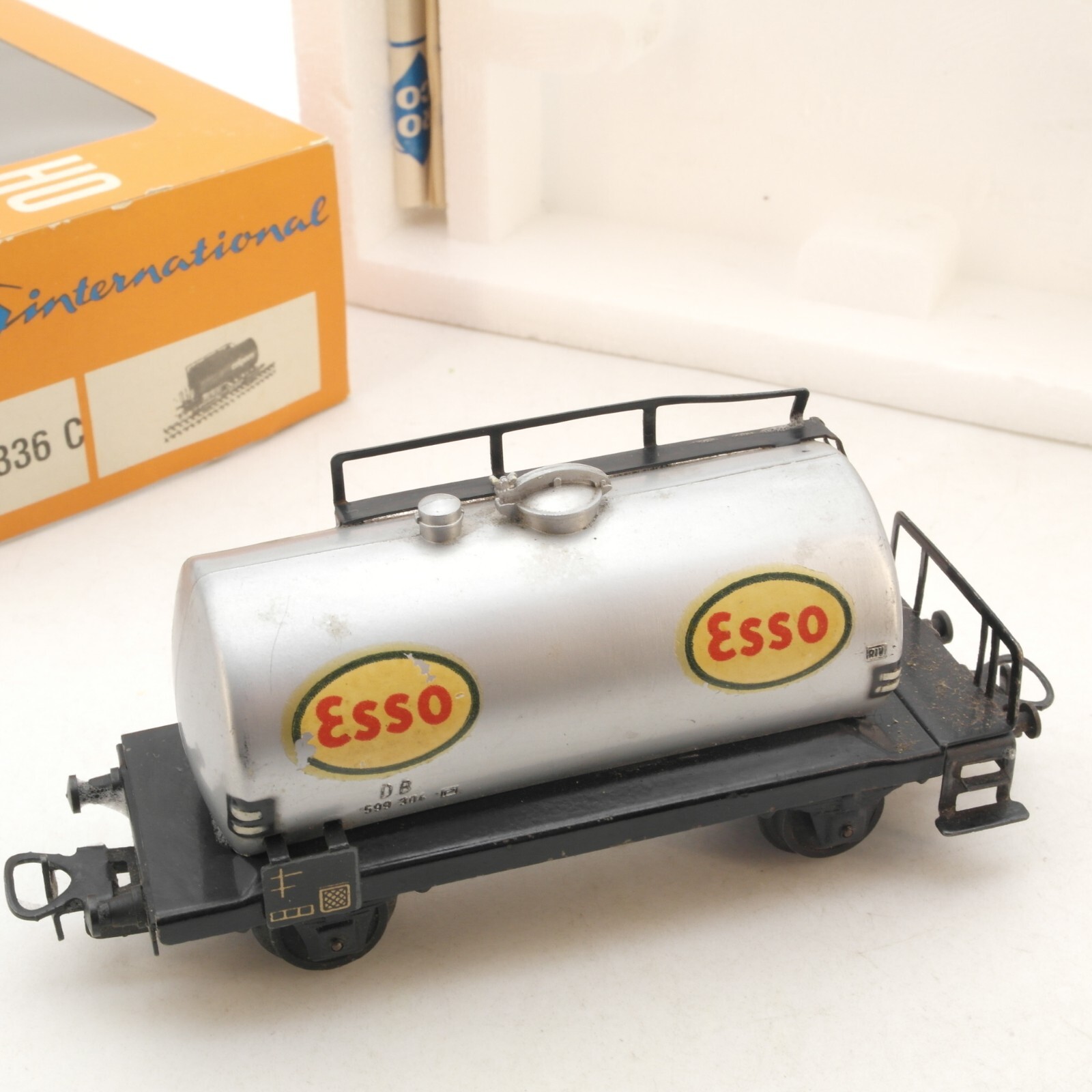 Märklin H0 Kesselwagen Esso 599 304 der DB in EVP RG5174 – Bild 4