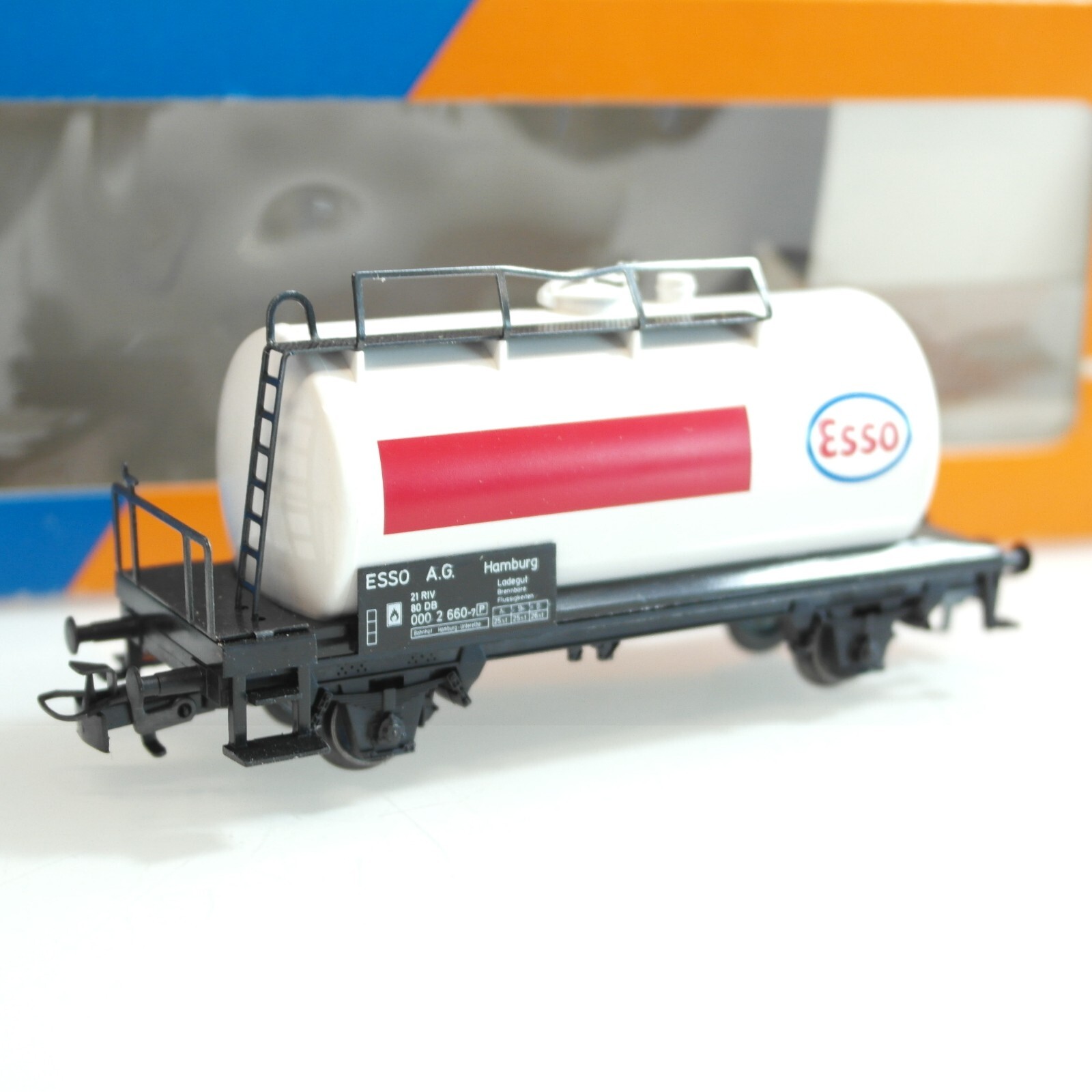 Märklin H0 Kesselwagen Esso der DB in EVP RG1798