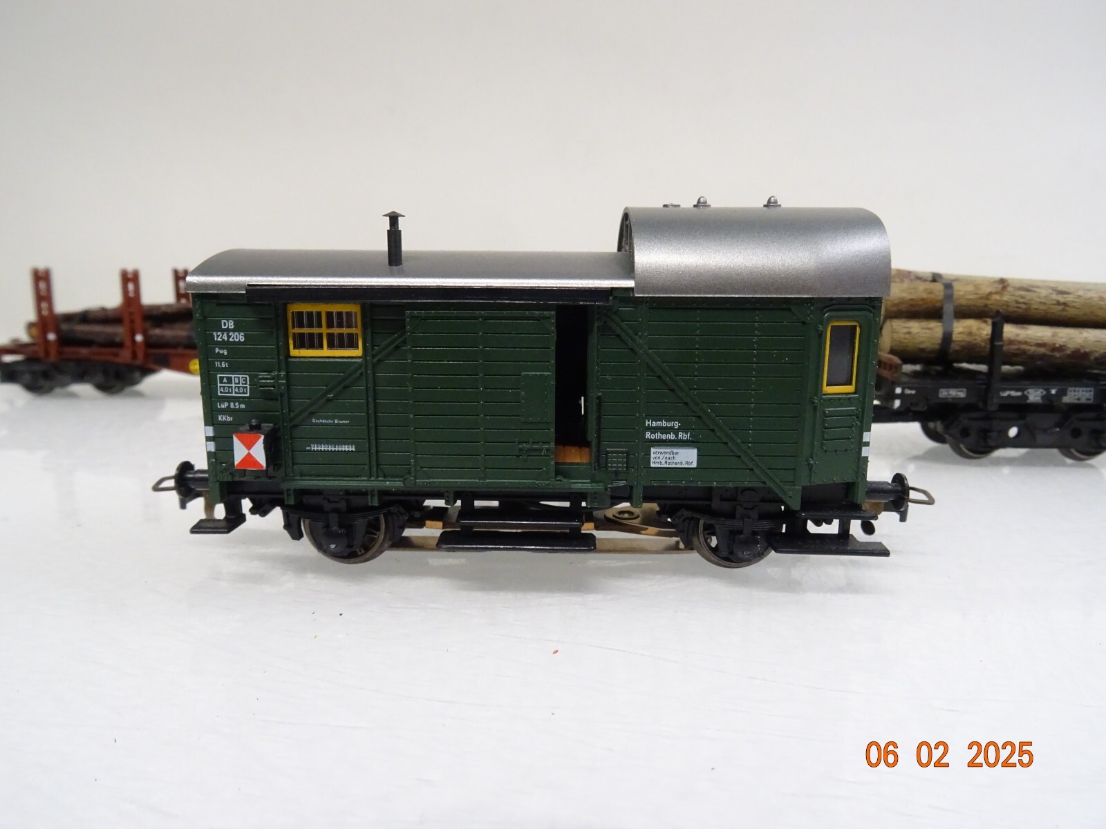 Märklin H0 Rungenwagen mit Ladung 2 Stk u Güterzug Begleitwagen der DB PR5787 o. – Bild 4