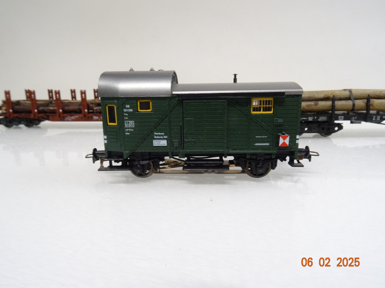 Märklin H0 Rungenwagen mit Ladung 2 Stk u Güterzug Begleitwagen der DB PR5787 o. – Bild 6