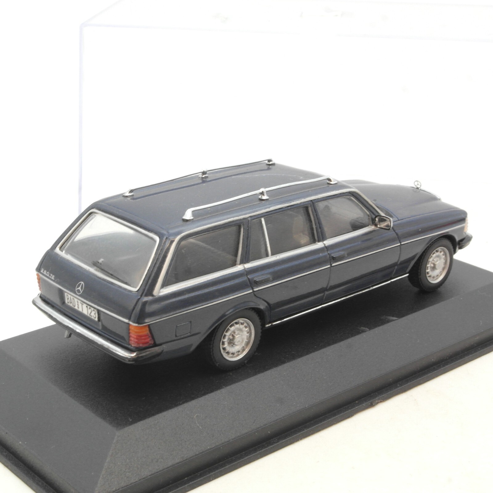 Minichamps 1:43 Mercedes Benz 280 TE Kombi in PC Box RG2318 – Bild 3