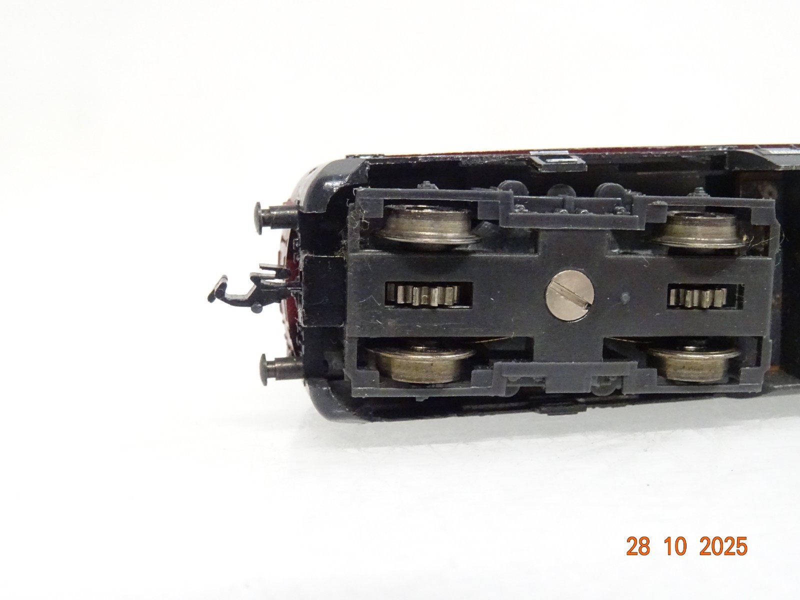 Minitrix N 2061 Diesellok BR 221 109-2 der DB JL3907 o. – Bild 5