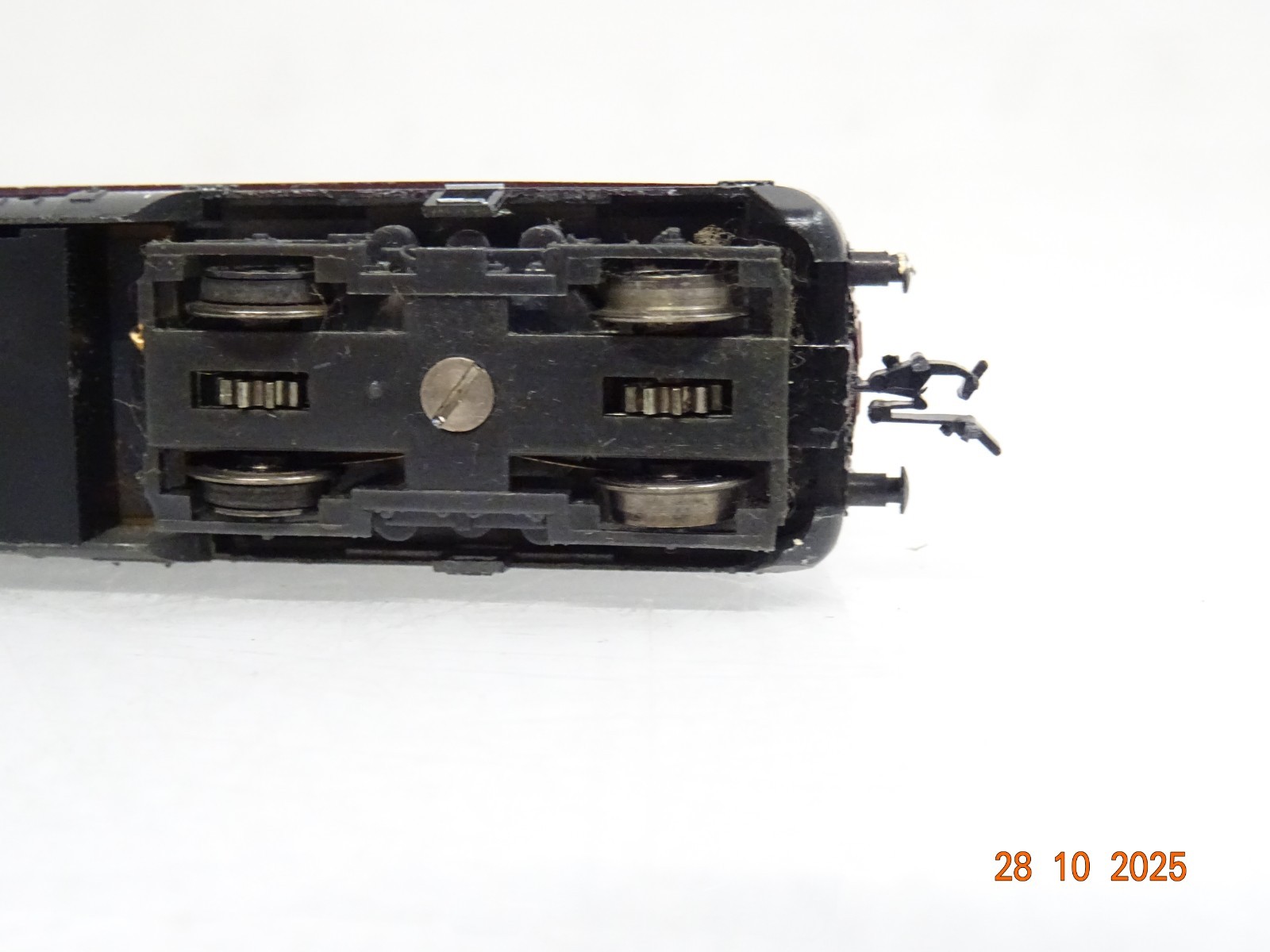 Minitrix N 2061 Diesellok BR 221 109-2 der DB JL3907 o. – Bild 6