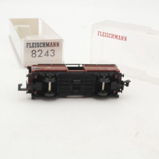 Minitrix N Autotransportwagen mit 4 PKW der DB in EVP RR40 – Bild 4