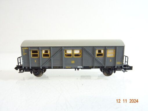 Minitrix N Behelfspersonenwagen 3. Kl. der DR PR3835 o.