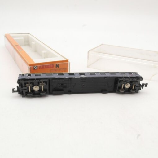 Minitrix N Personenwagen 1. Kl. 51 80 10-40201-5 der DB in EVP QR9968 – Bild 4