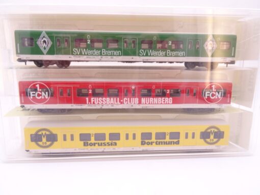Minitrix N Personenwagen Set Fußball Club 2. Klasse 3-teilig in OVP QR5320