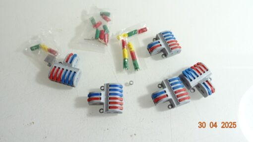 Modellbau Stecker und Klemmen siehe Foto CK7937 o.