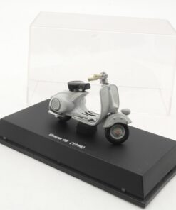 New Ray 1:32 Roller Vespa 98 (1946) in PC Box RR1376
