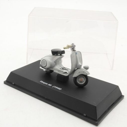 New Ray 1:32 Roller Vespa 98 (1946) in PC Box RR1376