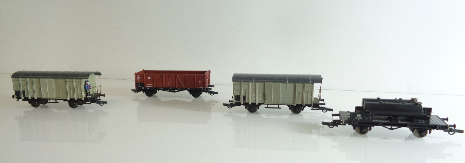 Piko H0 4 versch. Güterwagen der SBB/DR BH943 o. – Bild 7