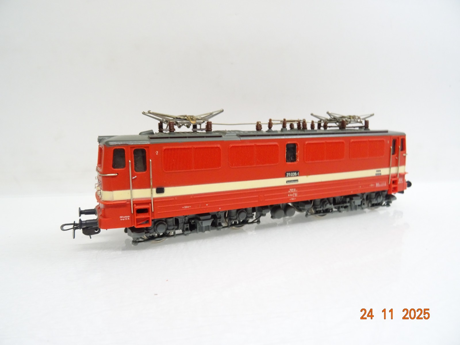 Piko H0 5/6213 E-Lok BR 211 035-1 der DR JL4715 o. – Bild 3