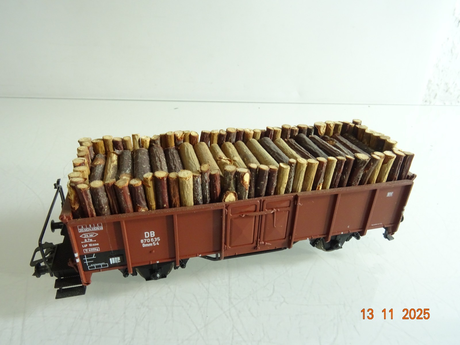 Roco H0 47940 Hochbordwagen mit Ladung der DB RR4573 o.