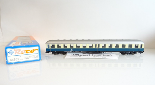 Roco H0 AC Mitteleinstiegswagen 2. Klasse der DB in EVP PR3211