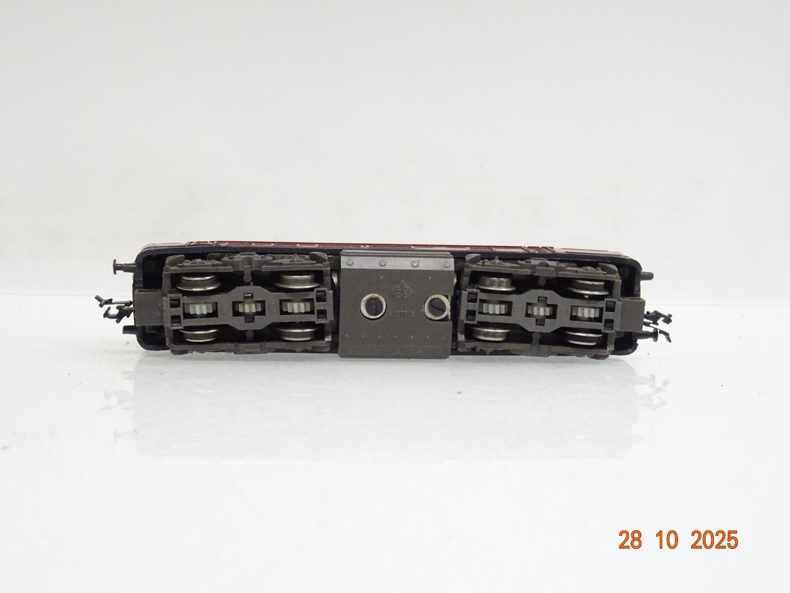 Roco N 2150 Diesellok BR 215 031-6 der DB JL3944 o. – Bild 4