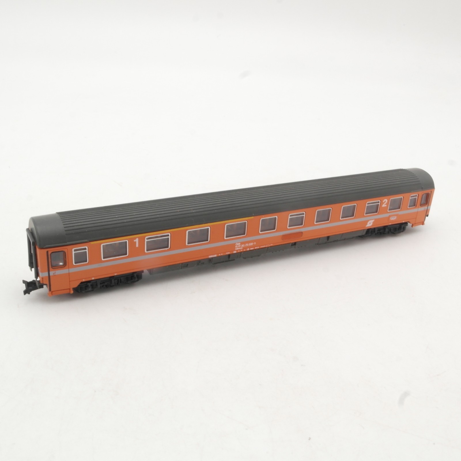 Roco N Personenwagen 2. Klasse 61 81 30-70 035-3 der ÖBB RR4742 o. – Bild 3