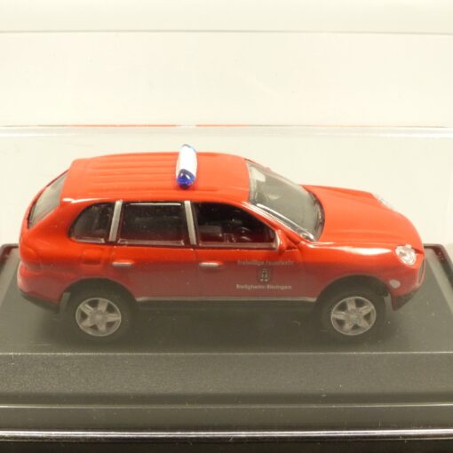 Schuco 1:87 21911 Porsche Cayenne rot Feuerwehr in PC-Box EX5990 – Bild 3