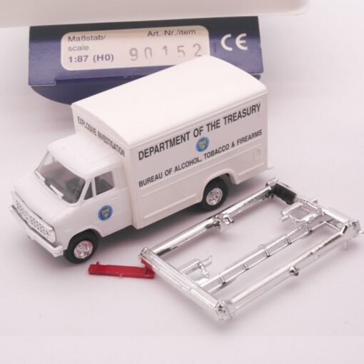 Trident 1:87 90152 Chevrolet Van Department of the Treasury in OVP EA7