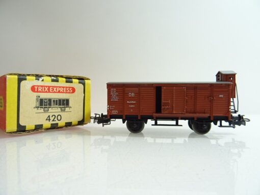 Trix H0 420 AC gedeckter Güterwagen mit Bremserhaus der DB in OVP PR838