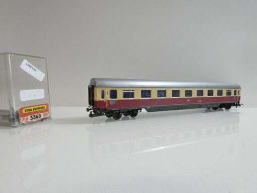 Trix? H0 Personenwagen 1. Klasse  der DB in OVP AR3048