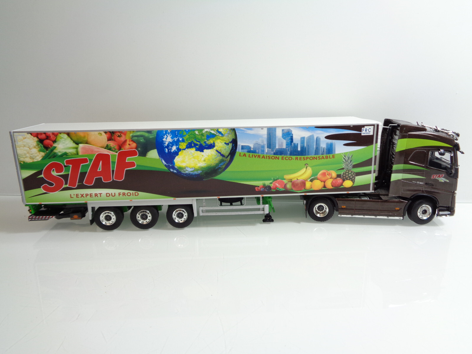WSI 1:50 01-2627 LKW mit Kühlauflieger Volvo FH4 Globetrotter Staf in OVP JD2638 – Bild 3
