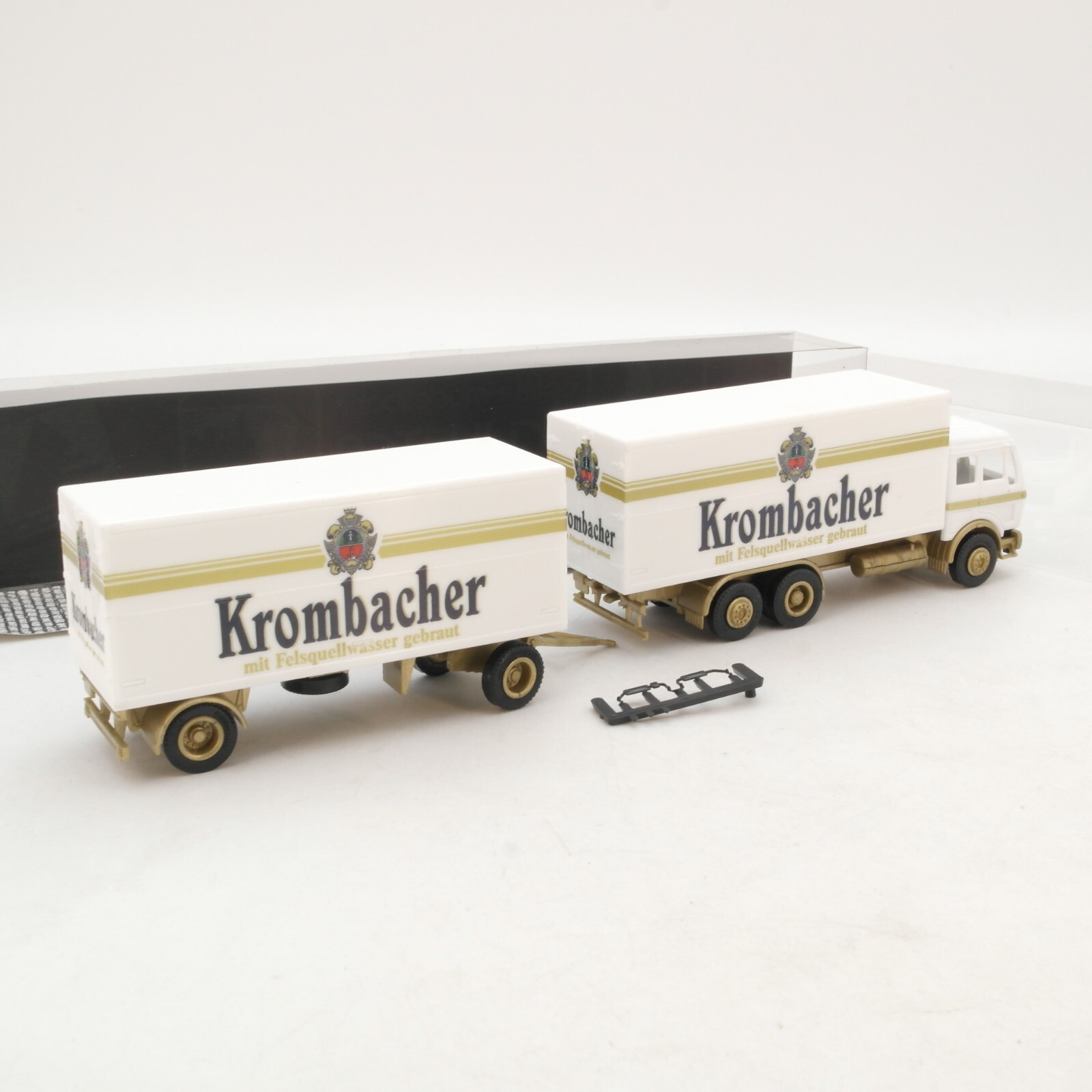 Albedo 1:87 MB Hängerzug Krombacher in OVP RG5690 – Bild 3
