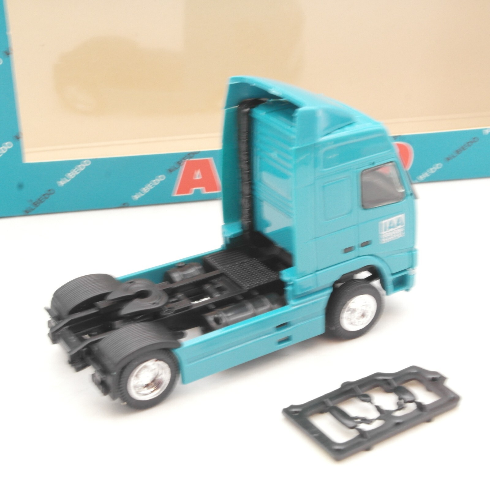 Albedo 1:87 SoMo Volvo Zugmaschine IAA Truck of the Year in OVP RA8900 – Bild 3
