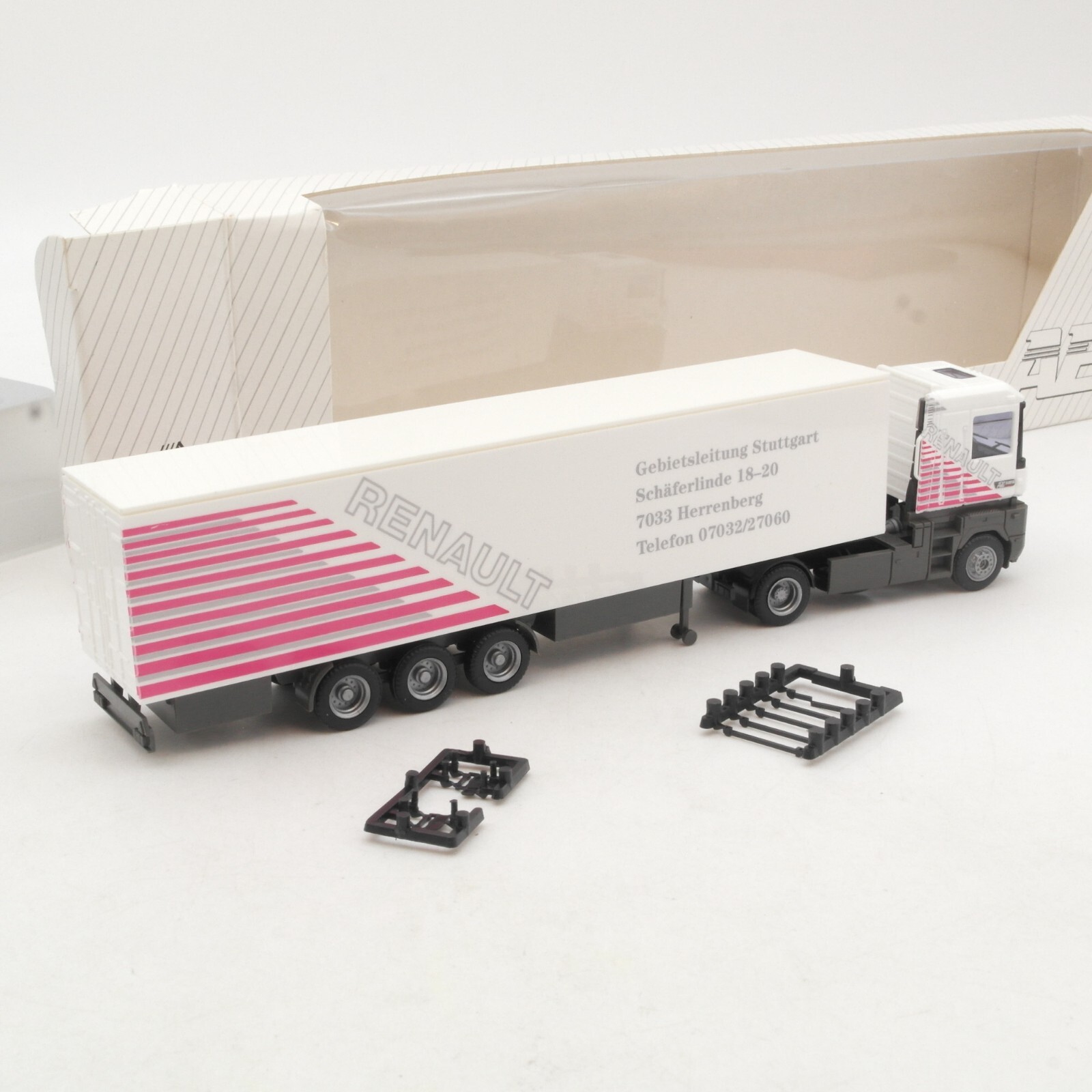 Albedo 1:87 Werbemodell Renault Sattelzug Gebietsleitung Stuttgart in OVP RA8827 – Bild 3
