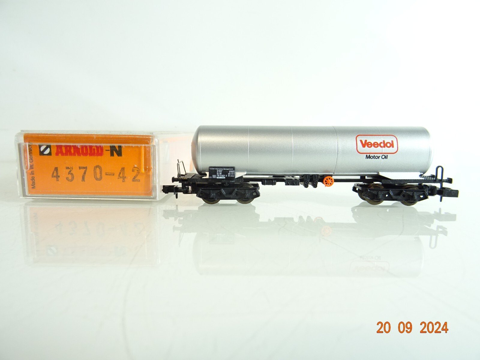 Arnold N 4370-42 Kesselwagen Veedol Motor Oil der DB in OVP PR2812