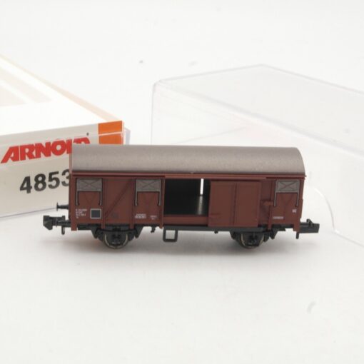 Arnold N 4853 gedeckter Güterwagen der SNCF in OVP RR272 – Bild 3
