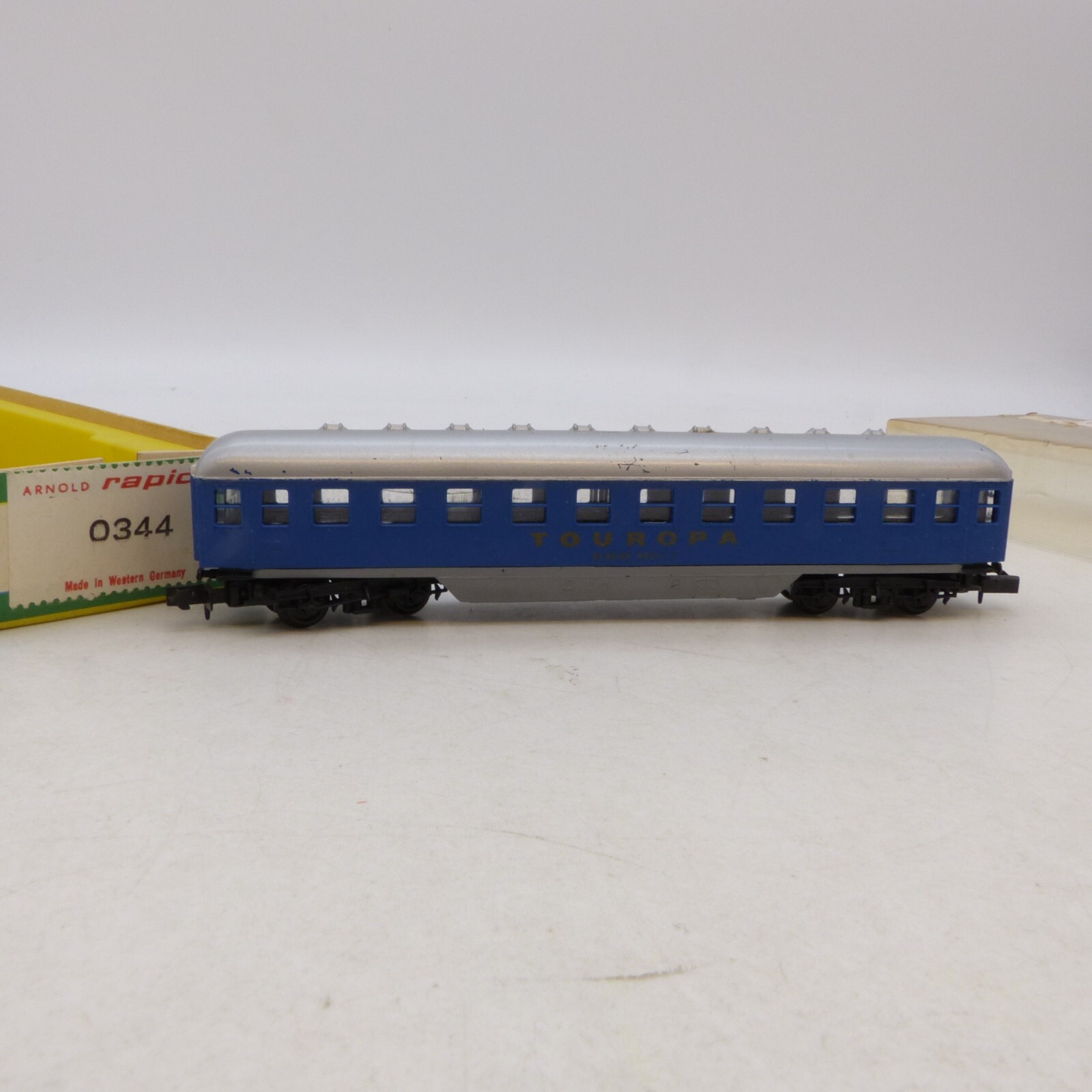 Arnold N Schnellzugwagen TOUROPA in EVP RG1582