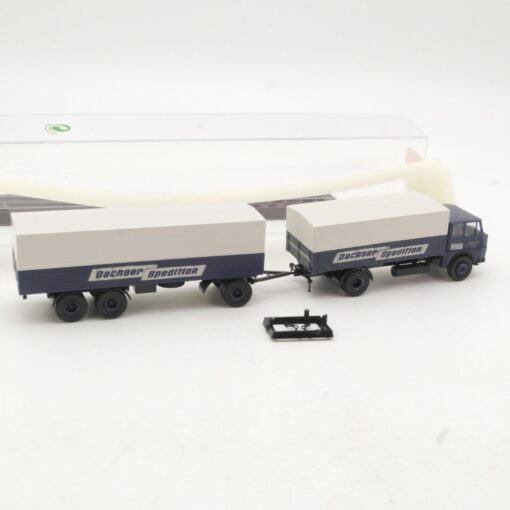 Brekina 1:87 8251 Henschell Hängerzug mit Planan Dachser in OVP QR9277 – Bild 3