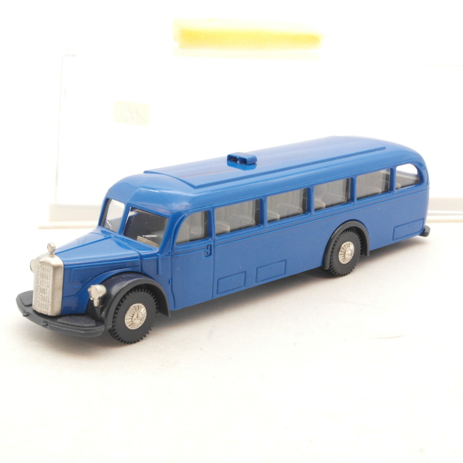 Brekina 1:87 Mercedes Benz 6600 neutral in EVP RG758