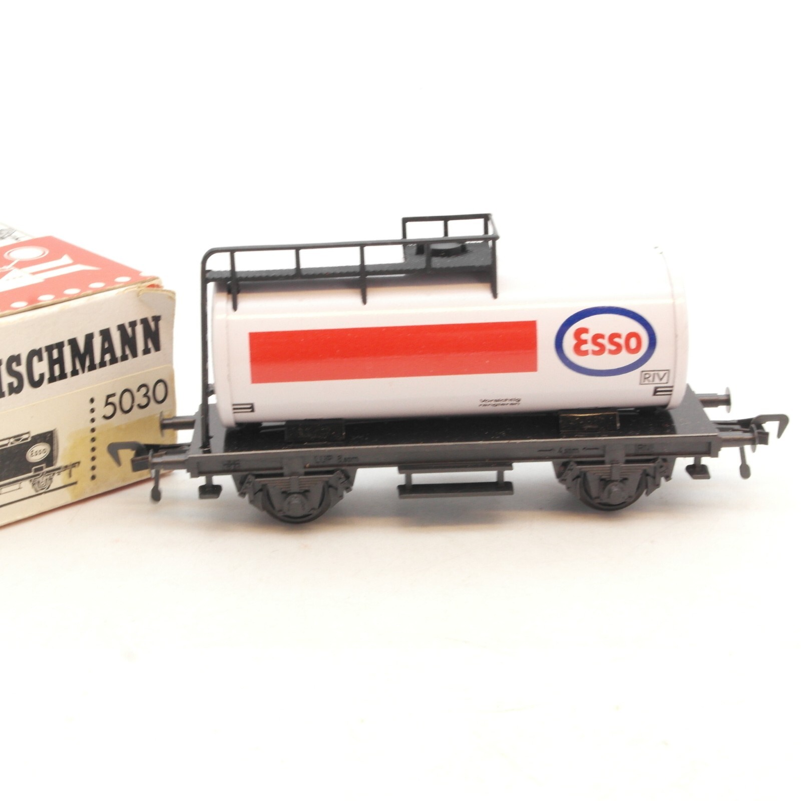 Fleischmann H0 5030 Kesselwagen ESSO in OVP RF9408