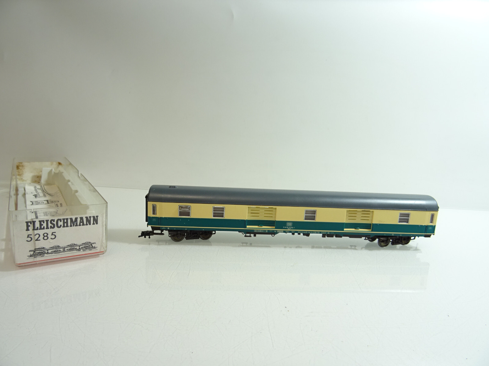 Fleischmann H0 5190 Schnellzug Gepäckwagen der DB in EVP TF704