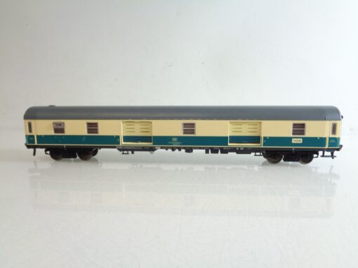 Fleischmann H0 Gepäckwagen der DB BH631 o.