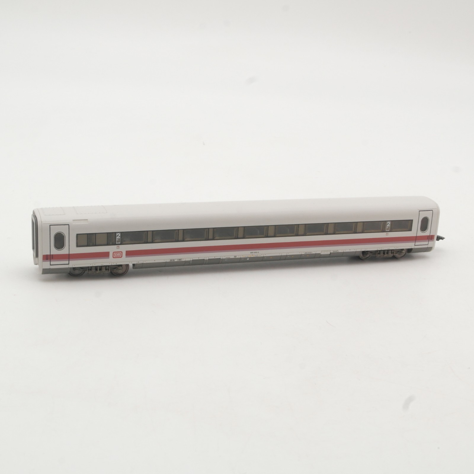 Fleischmann N ICE Personenwagen 2. Klasse 802 810-2 der DB RR5025 o.