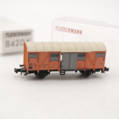 Fleischmann N gedeckter Güterwagen der DB in EVP RR2534