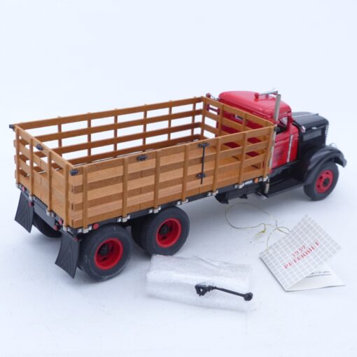 Franklin Mint 1:32 Peterbilt 1939 Gatterwagen Pritsche mit Aufsatz in OVP EX5913 – Bild 4