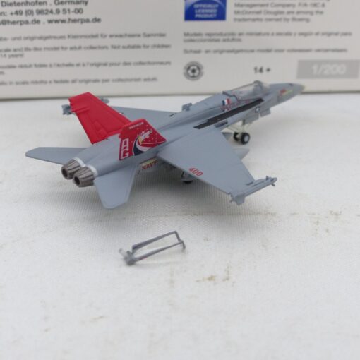 Herpa 1:200 554169 McDonnell Douglas F/A-18C Hornet VFA-131 in OVP EX6253 – Bild 3