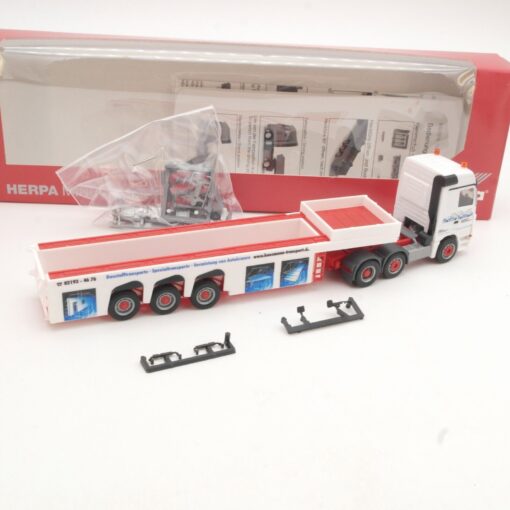 Herpa 1:87 155946 MB Actros LH Sattelzug Hausmann in OVP QR8041 – Bild 4