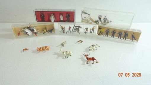 Konvolut H0 Figuren u. Tiere siehe Foto in EVP CK8034