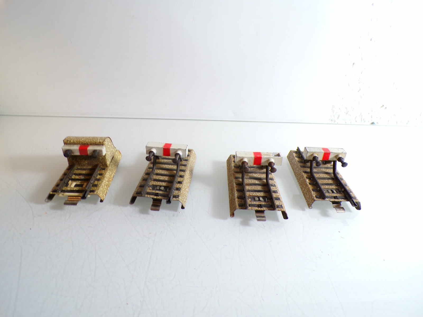 Konvolut Märklin H0 Prellbock 4 Stück siehe Foto PK2481 o.