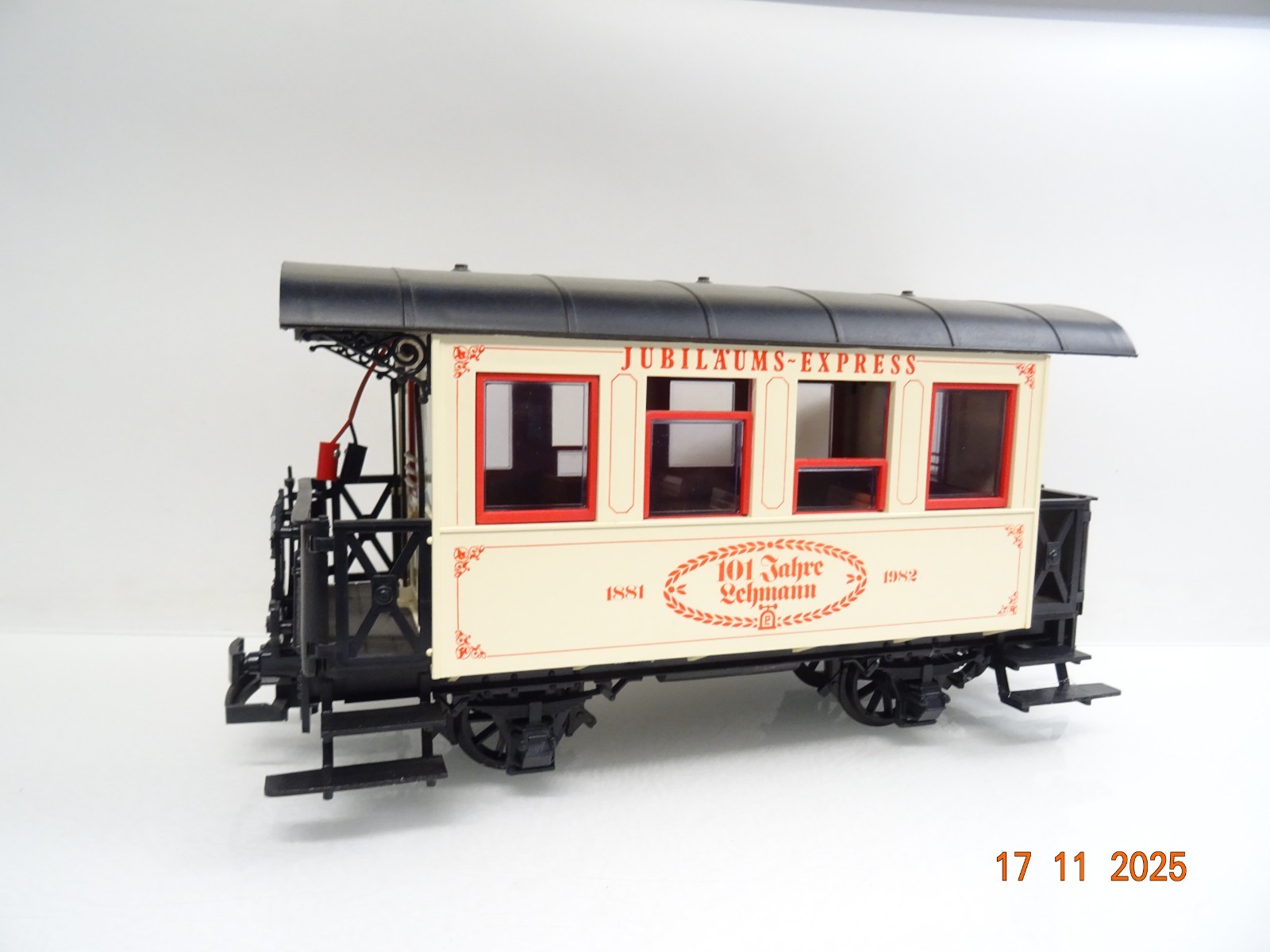 LGB Spur G 1982 Personenwagen Jubiläums-Express mit Beleuchtung in OVP JL4552 – Bild 3