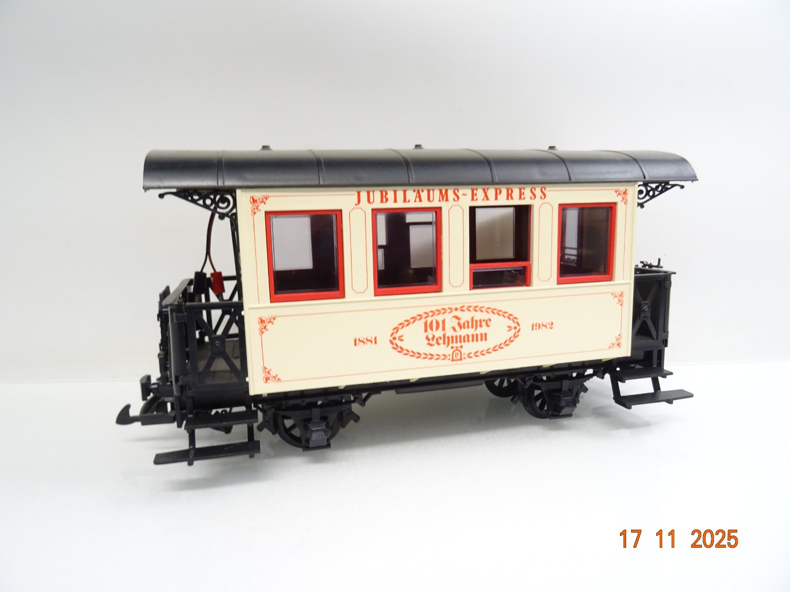 LGB Spur G 1982 Personenwagen Jubiläums-Express mit Beleuchtung in OVP JL4552