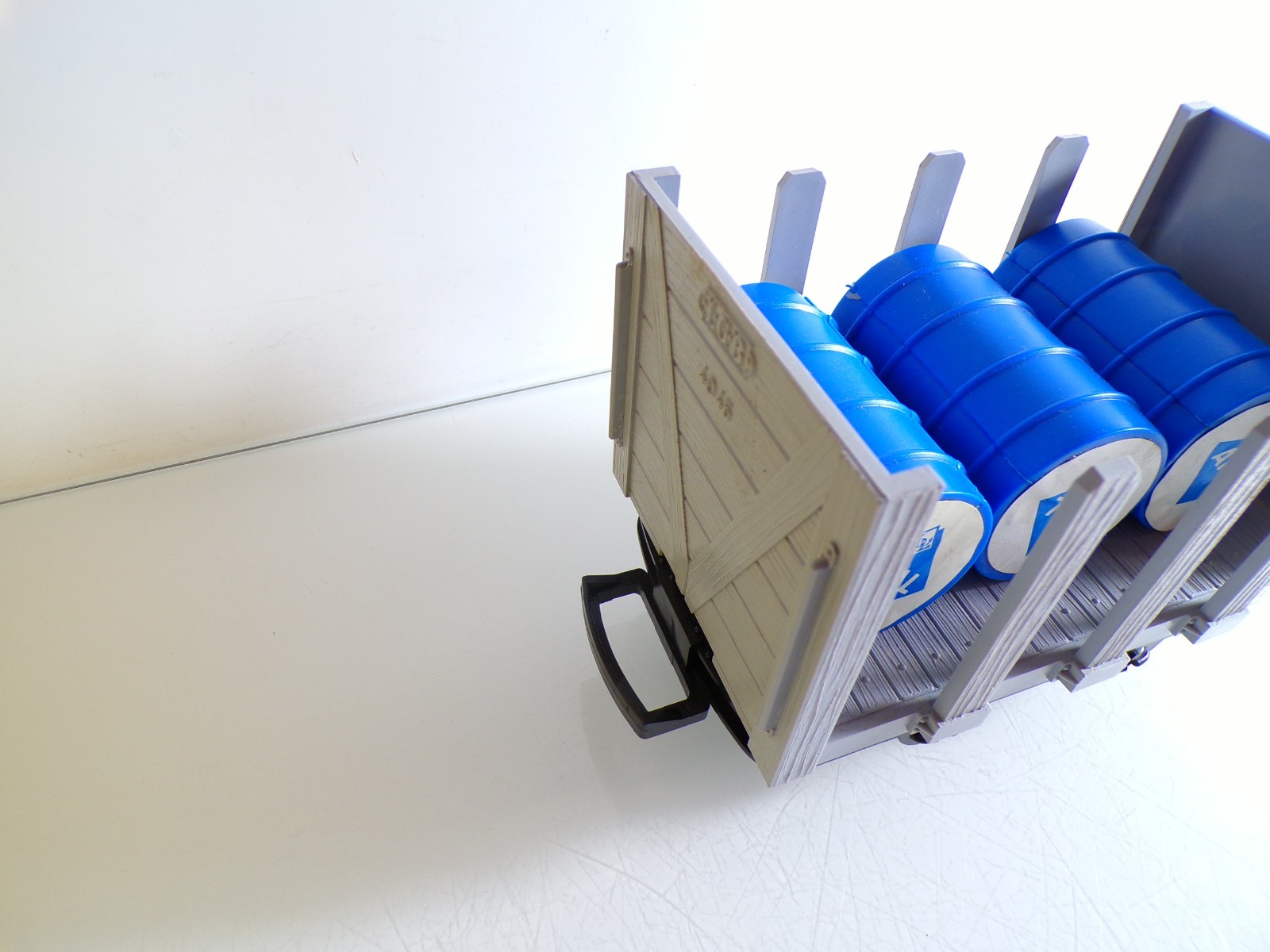 LGB Spur G 4045 Flachwagen mit 3 Fässern siehe Foto in OVP PK2271 – Bild 4